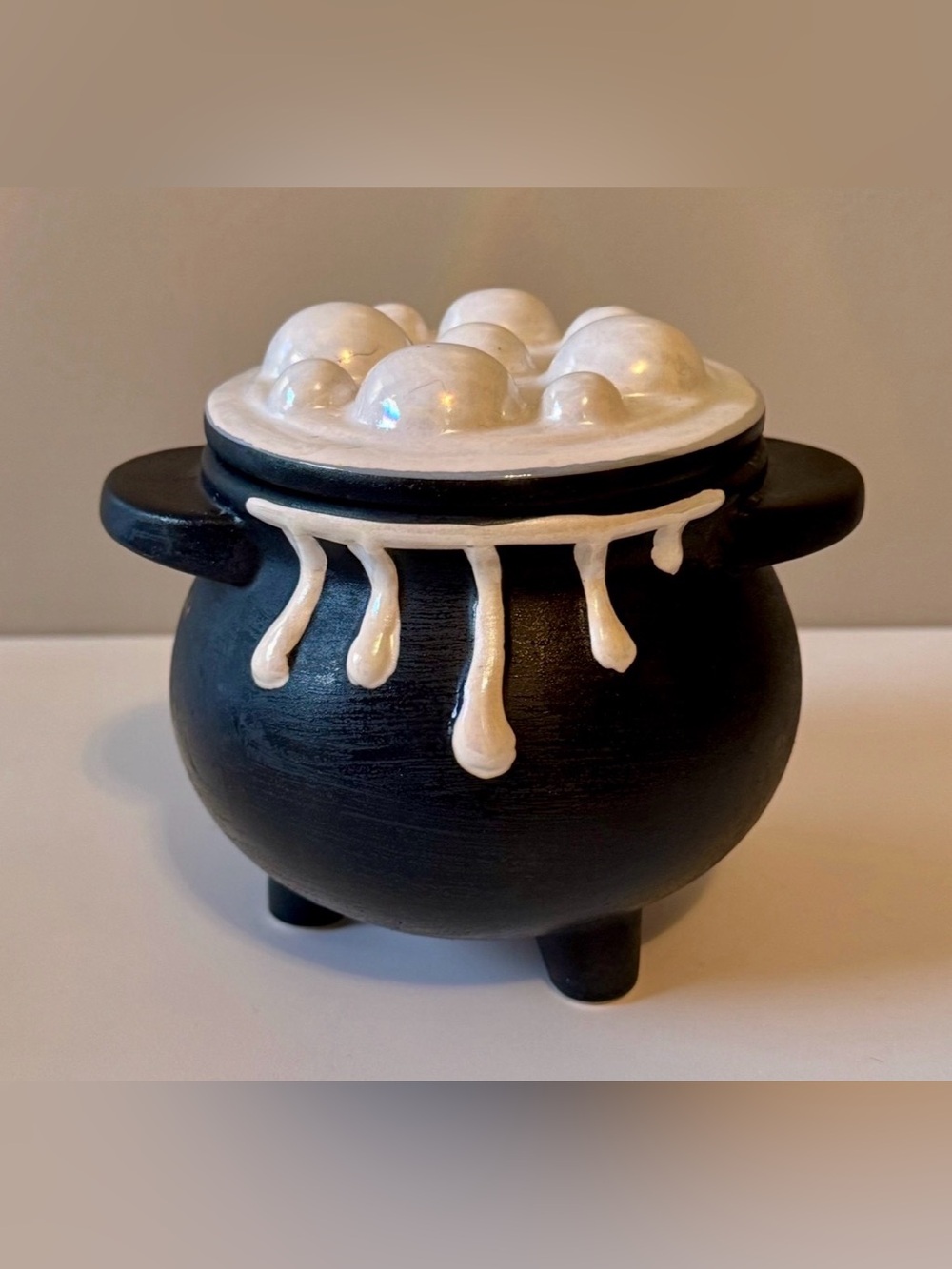 Halloween Cauldron Candle With White Iridescent Bubbling Lid